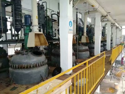 九成新搪瓷反應釜轉讓——適用于石油制品及相關化工生產